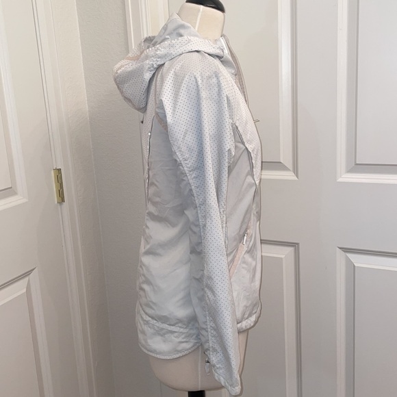 ATHLETA white hooded windbreaker jacket in women’s XXS - Picture 8 of 15